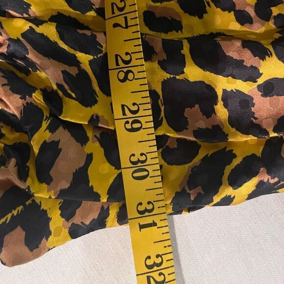 Ronny Kobo Giorgia Leopard Print Puffed Shoulder Faux
Wrap Dress Size XS - Picture 8 of 13